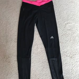Black athletic leggings